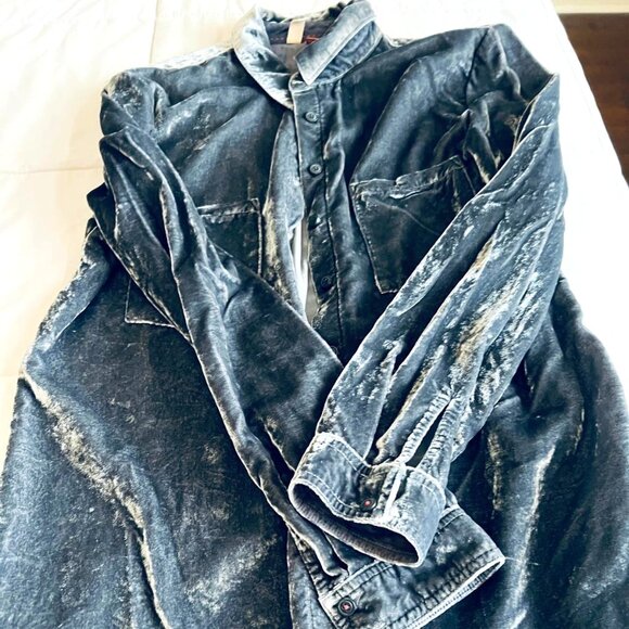 Velvet Buttondown Shirt - Picture 3 of 5